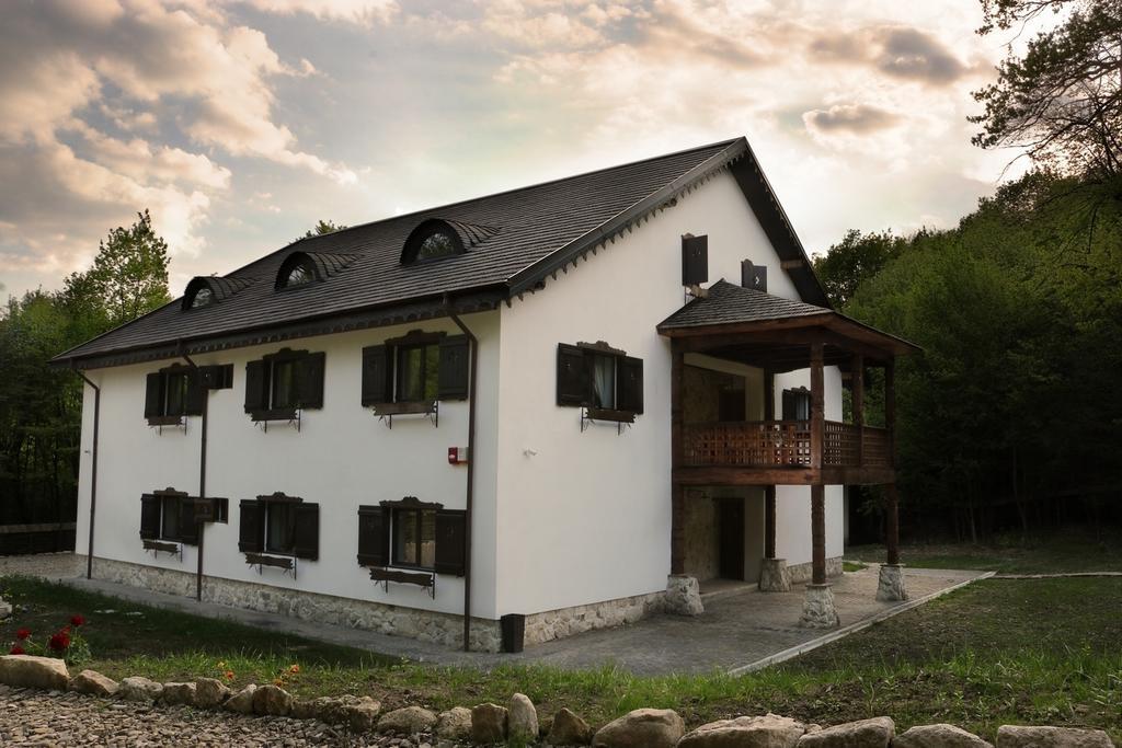 Cabana Izvoranu Hotel Exterior photo